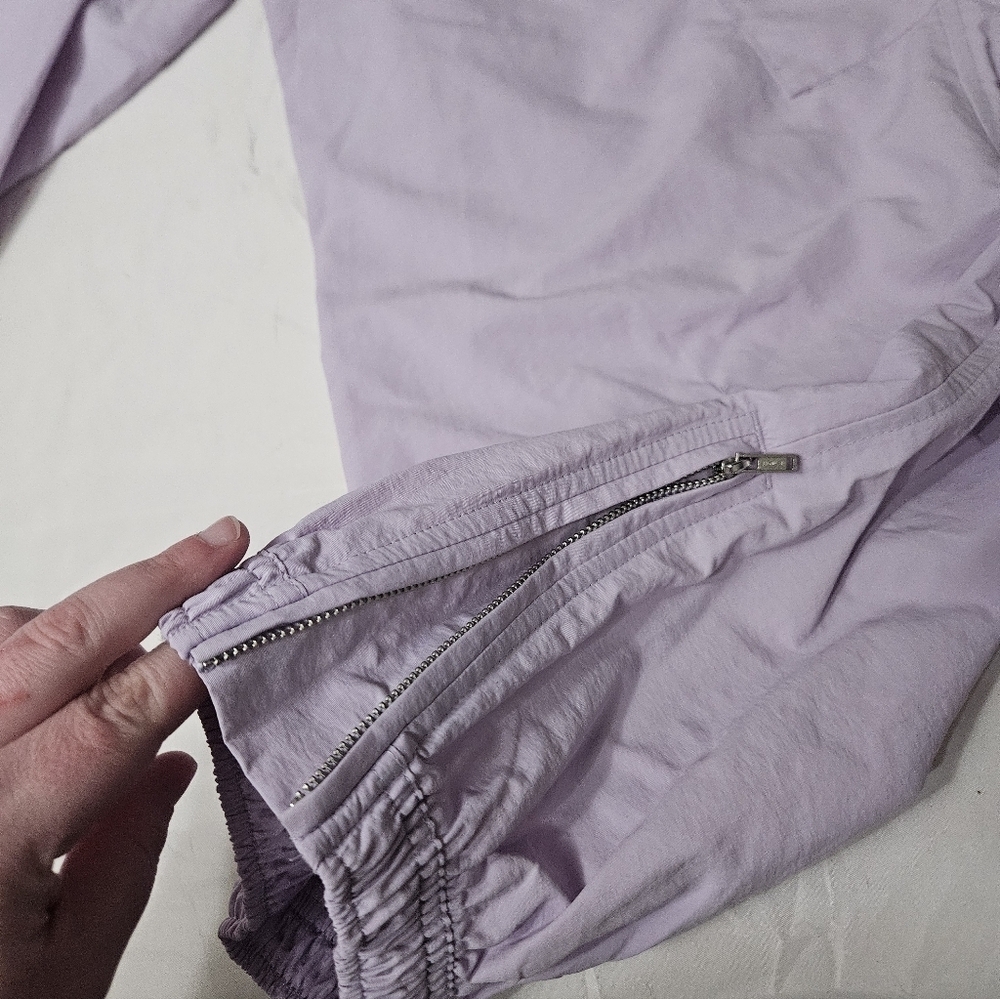 Old Navy NWT Ankle-Zip Cargo Joggers Womens Lavender Quick Dry Nylon! - Picture 8 of 9
